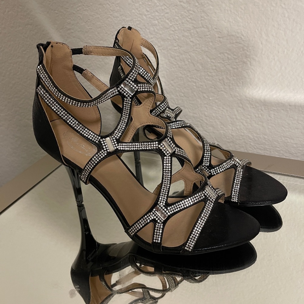 Italina black heels